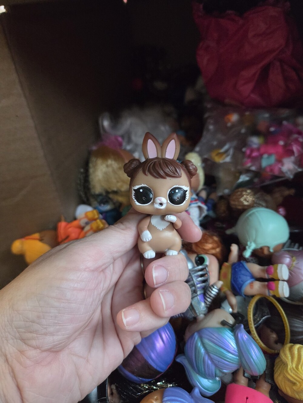Massive Box Of L.O.L Dolls - Picture 7 of 9